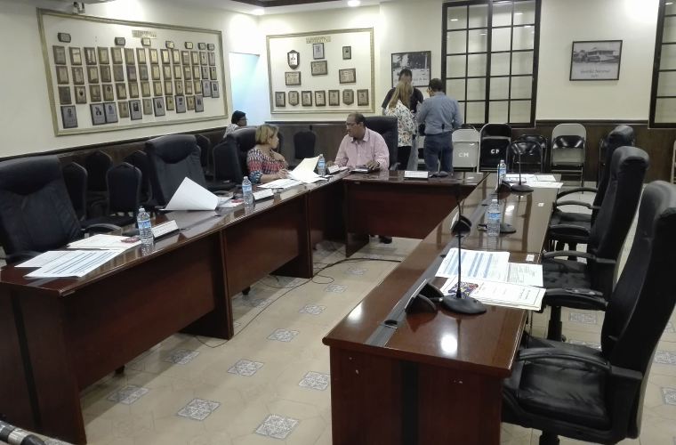La inasistencia de la mayoría de los ediles al Concejo impidió debatir el informe de tesorería y de planificación. Eric Ariel Montenegro