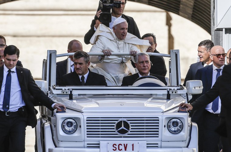El papa acepta la renuncia de un obispo | Critica