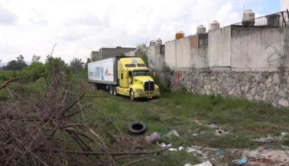 Fuentes de la Fiscalía estatal confirmaron a Efe que el contenedor se encuentra en una bodega propiedad de la dependencia, aunque no precisaron qué pasará con esos cuerpos o hasta cuándo estarán en ese lugar.