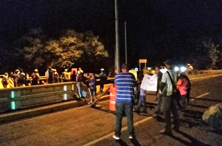 El cierre de los manifestantes se realizó en la carretera principal que comunica a Manaca, en Chiriquí  Foto: José Vásquez