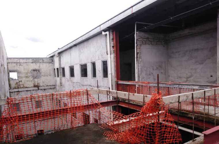 La empresa encargada debió entregar la obra en el 2014, y desafortunadamente no hay fianza de cumplimiento. Foto/ José Vásquez