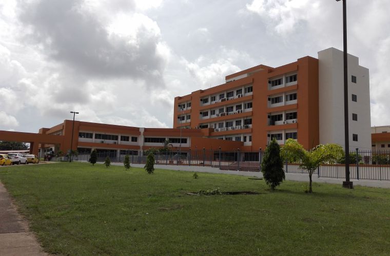 Vista del hospital Nicolás Alejo Solano de La Chorrera, donde aún hay fechas en las que se congestiona el área de Maternidad. Foto: Eric Montenegro