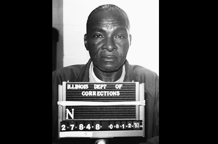 El Proyecto de Inocencia de Illinois en la Universidad de Illinois en Springfield dice que Grover Thompson recibió la primera exoneración póstuma en la historia de Illinois. AP