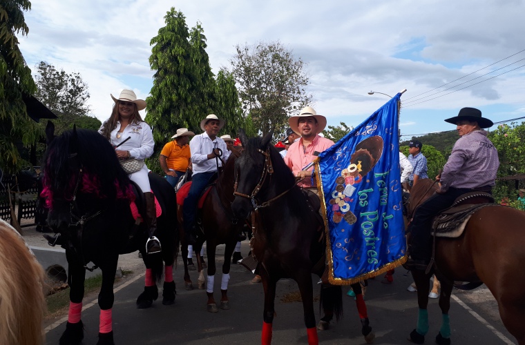 Cristian Reneiro Pérez fue el invitado especial en la cabalgata del décimo sexto festival de los postres, dulces y comidas criollas Foto/Melquiades Vásquez