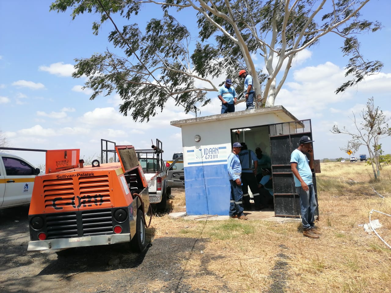 El pozo, principal fuente de agua de la comunidad, salió de funcionamiento debido a problemas ocasionados por las raíces de árboles cercanos, que afectaron su operación. Foto: Thays Domínguez