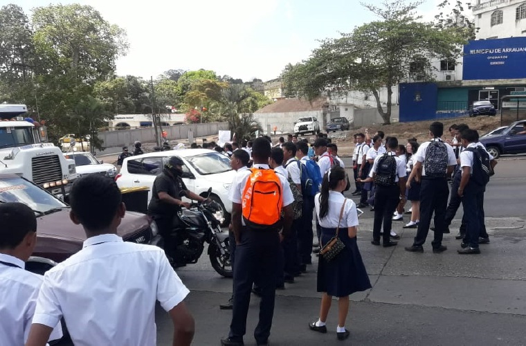 Los estudiantes reclaman al Meduca mayor celeridad en la culminación de las obras de rehabilitación y ampliación del plantel. Eric A. Montenegro