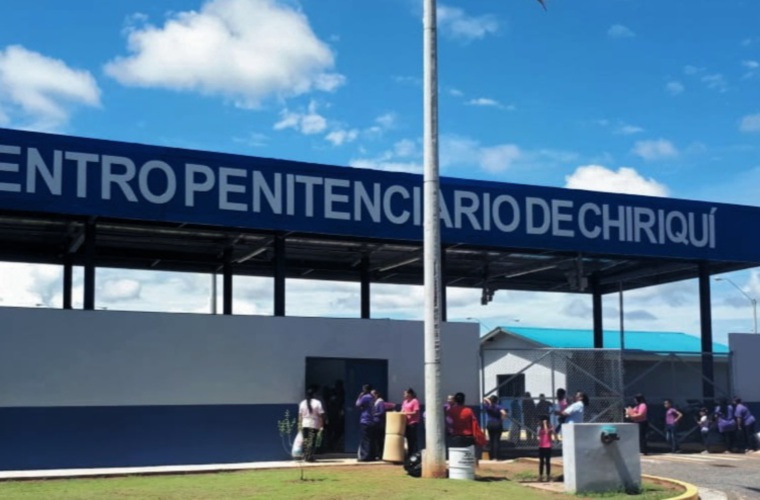 No se descarta que los familiares de los presos efectúen protestas a causa de la falta de agua dentro de este penal. José Vásquez