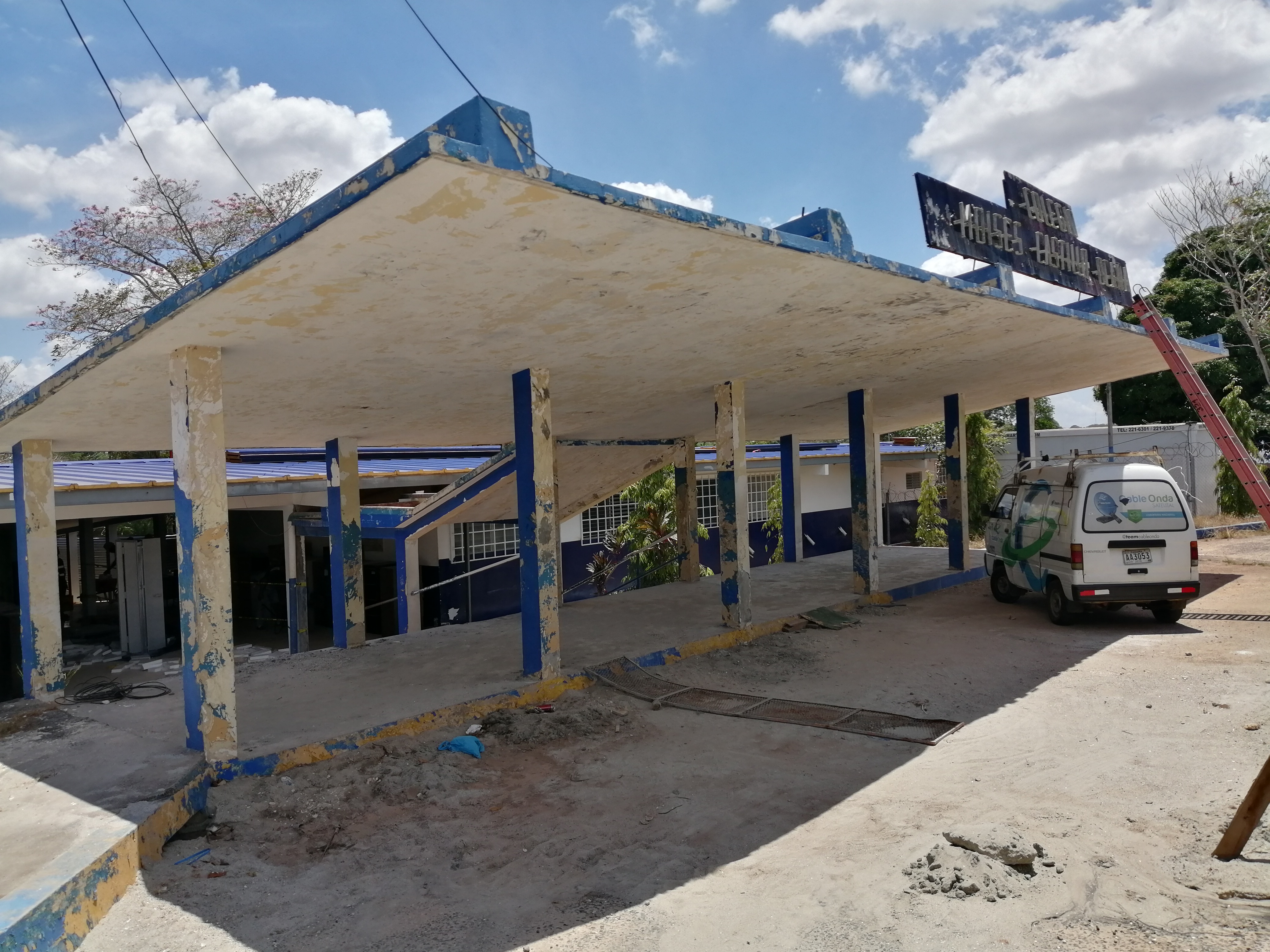 Colegio MCO el cual se encuentra en reparación por lo que la mesas de votación serán cambiada a otra escuela. 