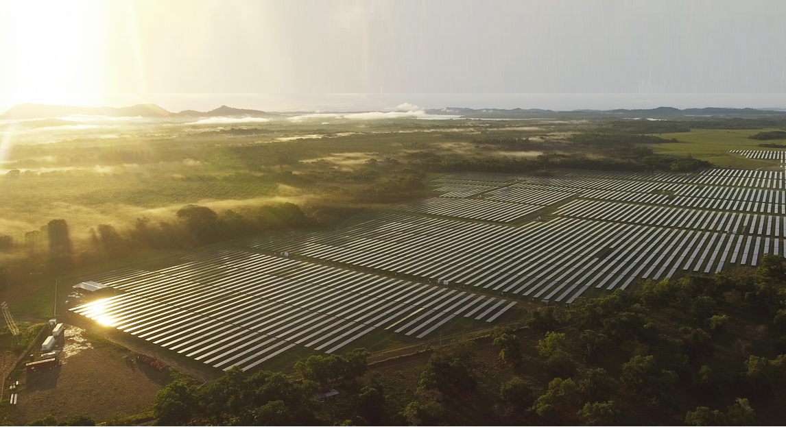 Vista aérea de Ikakos, parque solar fotovoltaico en Chiriquí.