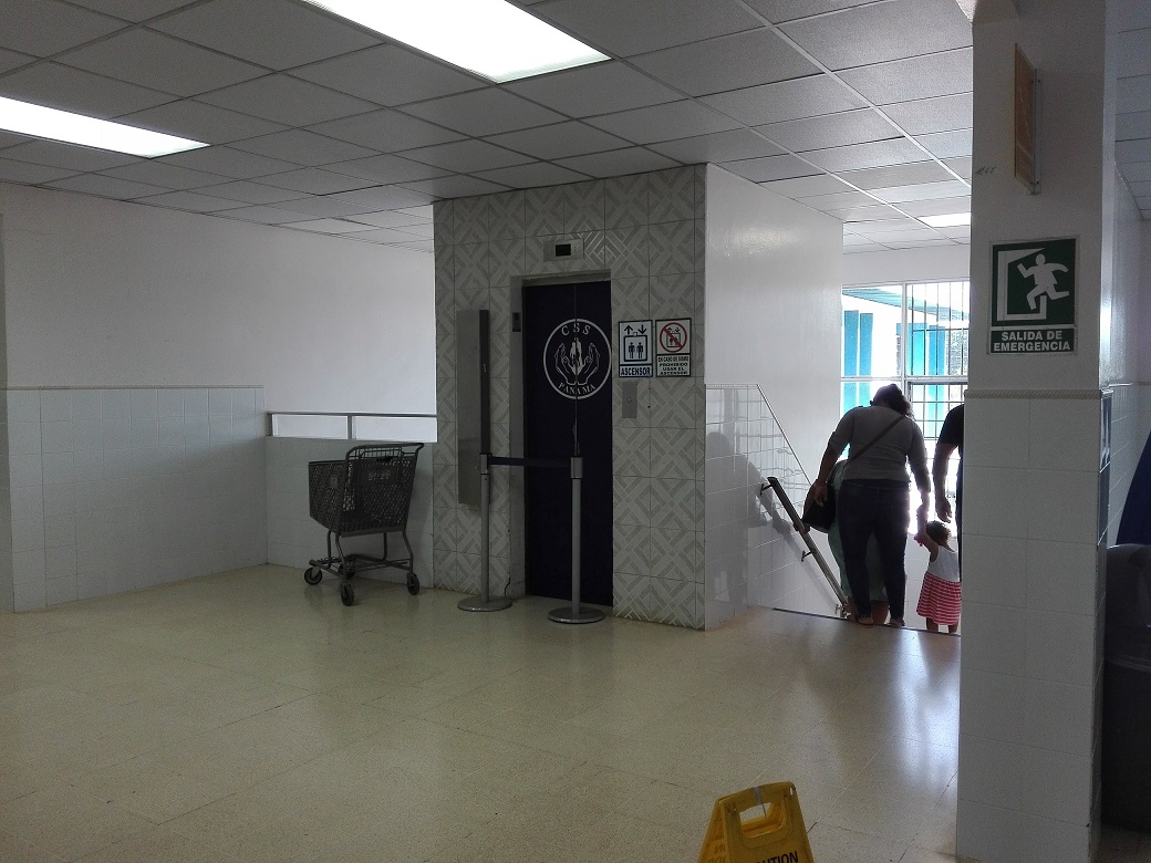 Policlínica Santiago Barraza.