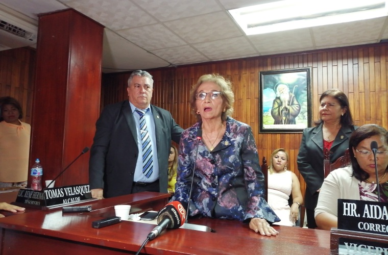 Escala (centro), del PRD, es la segunda gobernadora nombrada en Panamá Oeste, provincia creada en diciembre de 2013. Eric A. Montenegro.