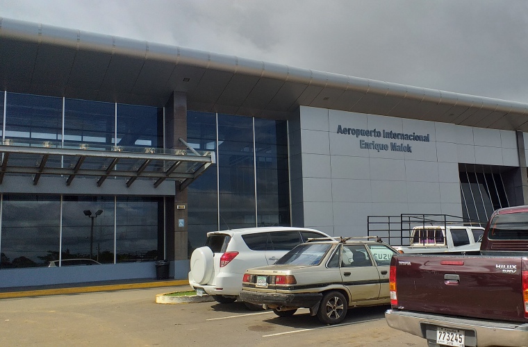 La actividad comercial se ha visto afectada por la situación del aeropuerto chiricano. Foto/José Vásquez