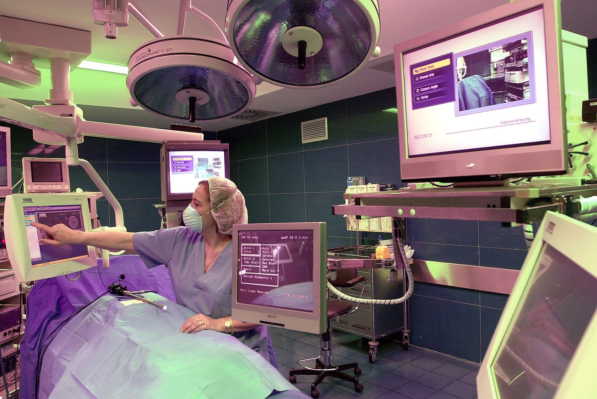 Los anestesiólogos son los profesionales con una nómina más abultada, según la Oficina de Estadísticas del Trabajo de EE.UU.. EFE/JESUS DIGES. 