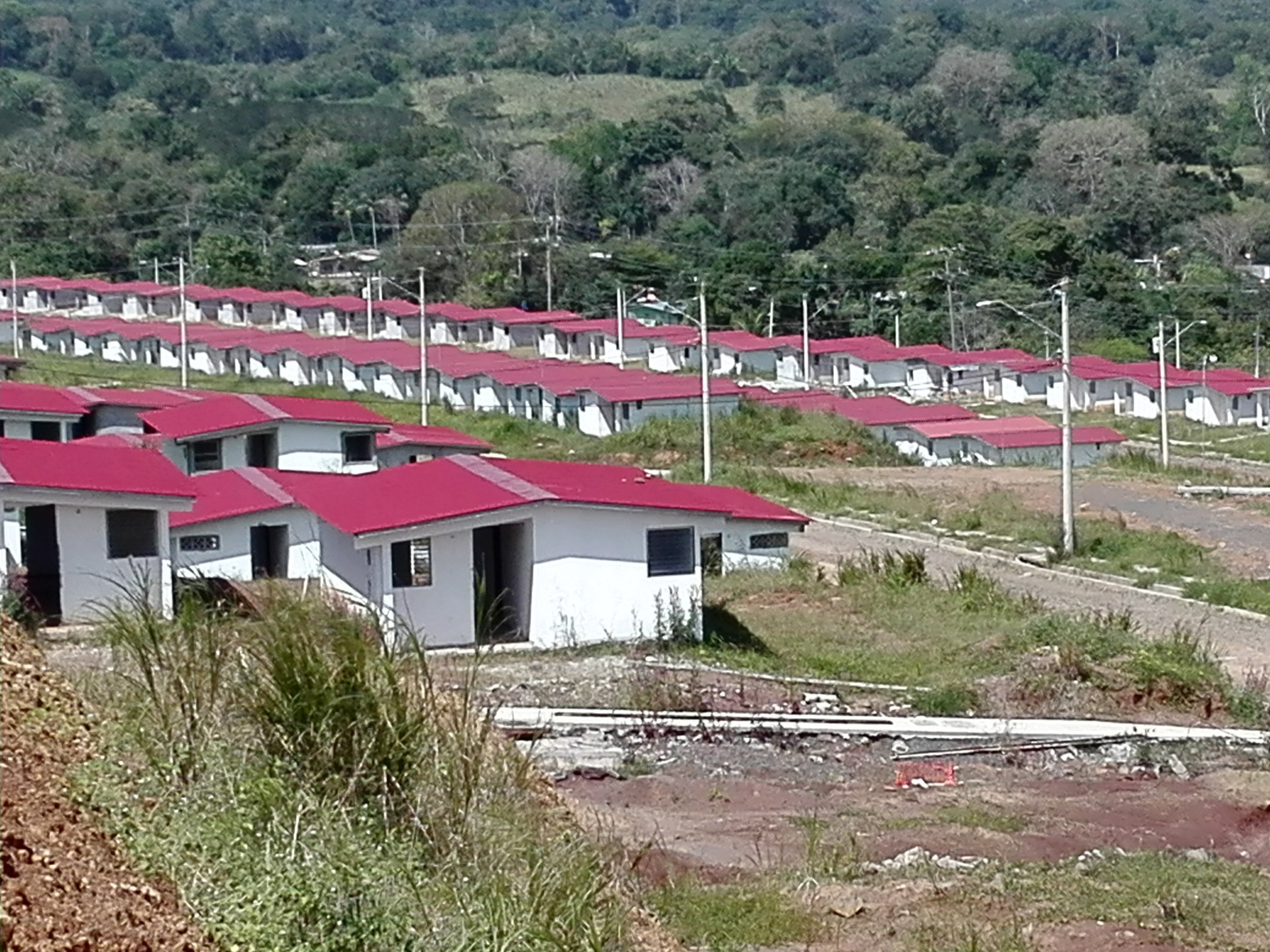 El suministro irregular de agua potable es un problema permanente en las comunidades de Panamá Oeste. 