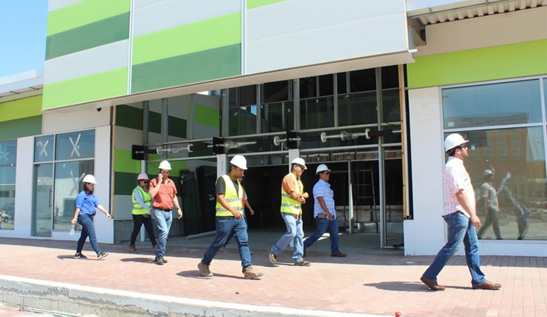 Los posibles arrendatarios de los locales desconocen la fecha de apertura