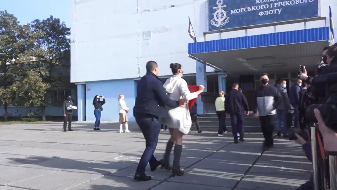 La mujer fue detenida y posteriormente dejada en libertad. 