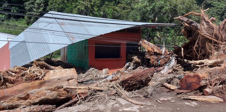 Autoridades realizan un estudio para determinar que áreas serán declaradas no habitables.