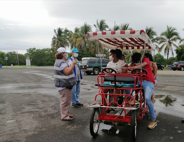 Como próxima meta, el comité se ha propuesto mejorar el área del parque infantil.
