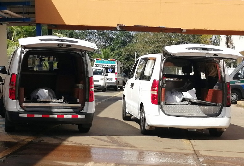 Parte del problema surge por la falta de dinero en las familias para costear los sepelio.