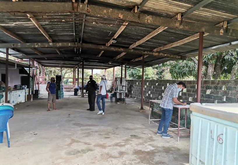  Gracias a denuncias ciudadanas, Jueces de Paz, procedieron a multar con 400 dólares al propietario de una parrillada.