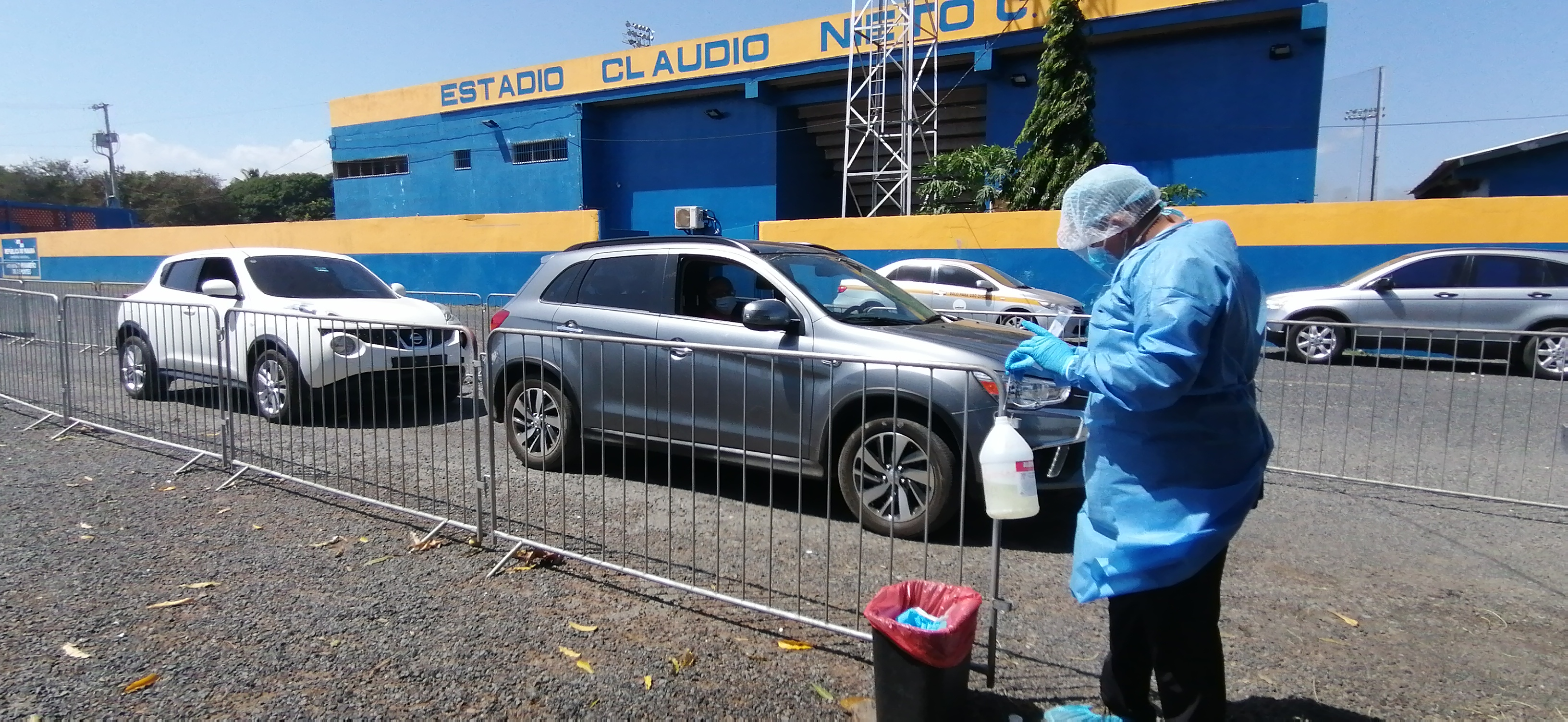  Las personas pueden asistir en auto, caminando y cualquier otro medio de transporte.