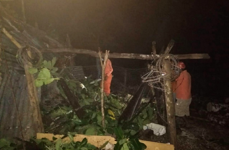 Los afectados por las lluvias fueron auxiliados por rescatistas del Sinaproc. Thays Domínguez