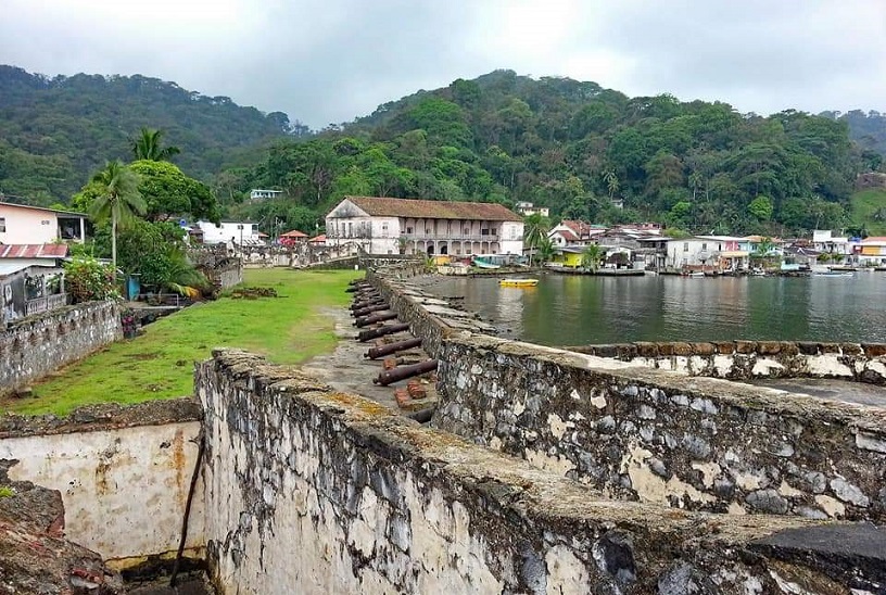 En el año 1597, lo que hoy conocemos como Portobelo, fue fundada por Francisco Velarde, como asentamiento de la población.