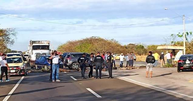 La medida de presión ha ocasionado un enorme tranque vehicular.