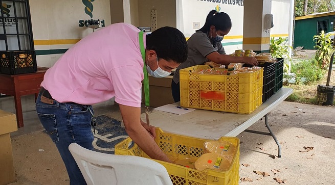 La medida se extendió a centros comerciales, supermercados, y hasta la terminal de transporte de Chitré.