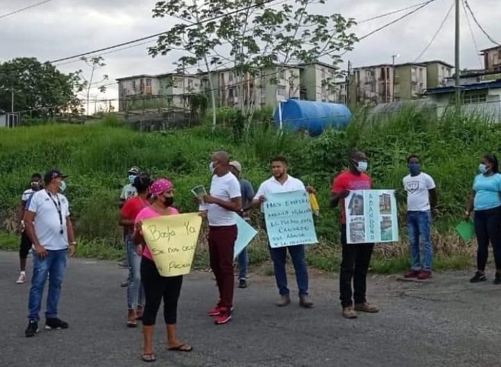 La semana pasada los moradores de esta población cerraron la vía del sector por más de una hora, exigiendo respuestas a las malas condiciones de los edificios.