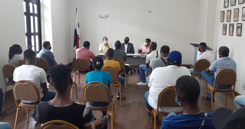 Piden que la empresa que se ganó la licitación de las obras se comprometa a contratar mano de obra local. 