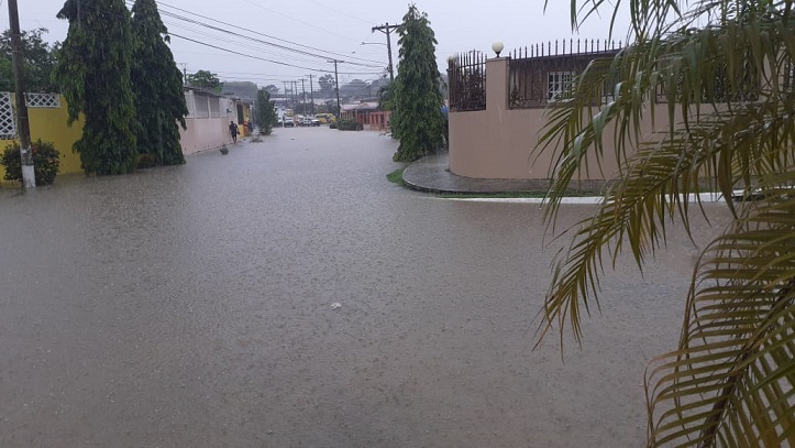 Personal del Sinaproc se presentó al lugar para evaluar la situación. Foto: Edwards Santos