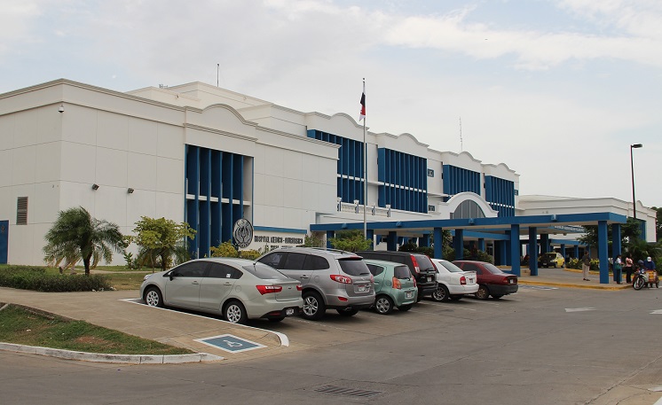 Vista general de la parte externa del hospital Gustavo Nelson Collado de Chitré.