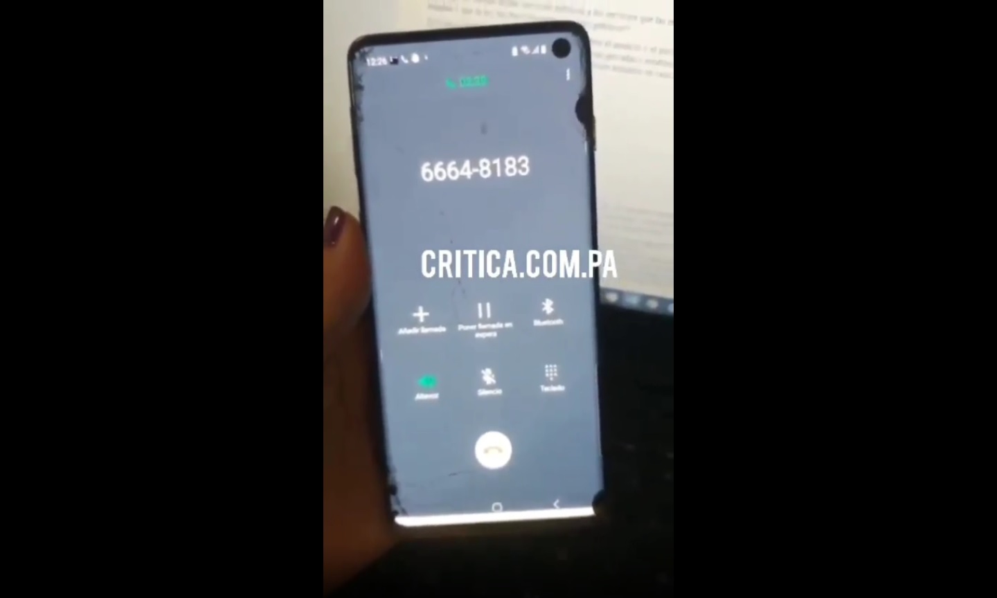 Una mujer denunció que le estaban pidiendo $2,800 de una supuesta deuda de uno de sus hijos.