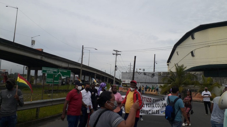 Los cierres se mantienen en Río Rita, Cativá, Portobelo, Sabanitas y varios puntos de la carretera Panamá Colón.