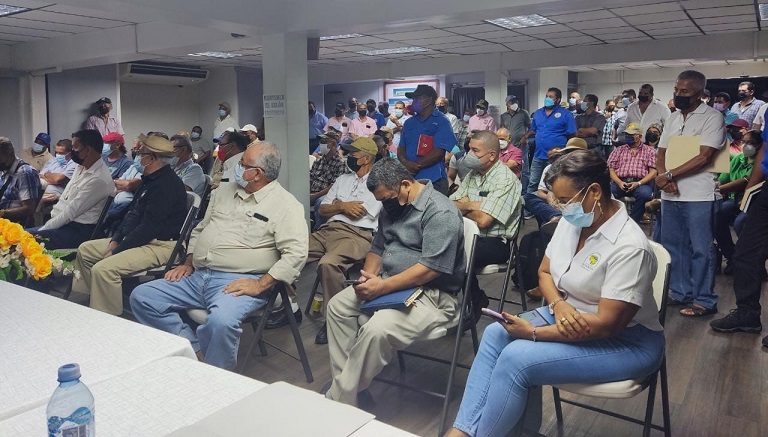 La dirigencia de los transportistas hace el llamado al presidente de la República Laurentino Cortizo, para que se reúna lo antes posible con los transportistas pertenecientes a Cotradin.