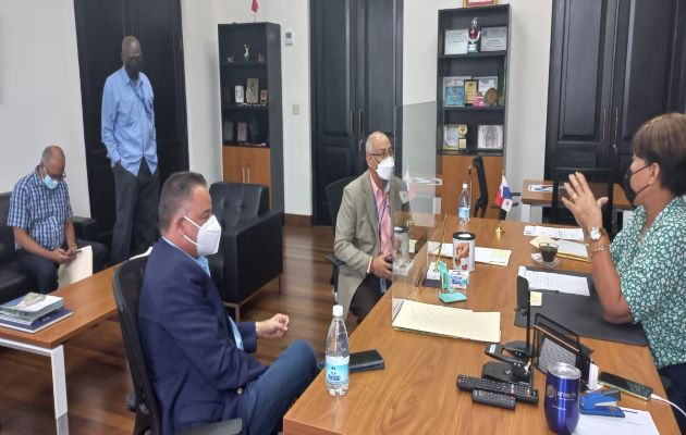 Reunión de coordinación entre las autoridades del Inadeh y la gobernación de Colón.