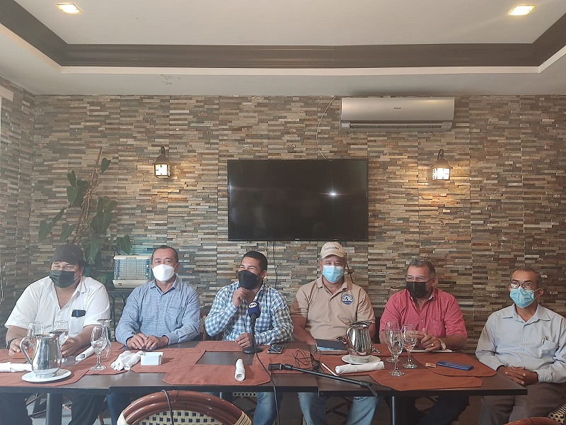 Reunión junta directiva de Concejo de Transportistas del Interior del país, (Cotradin). 