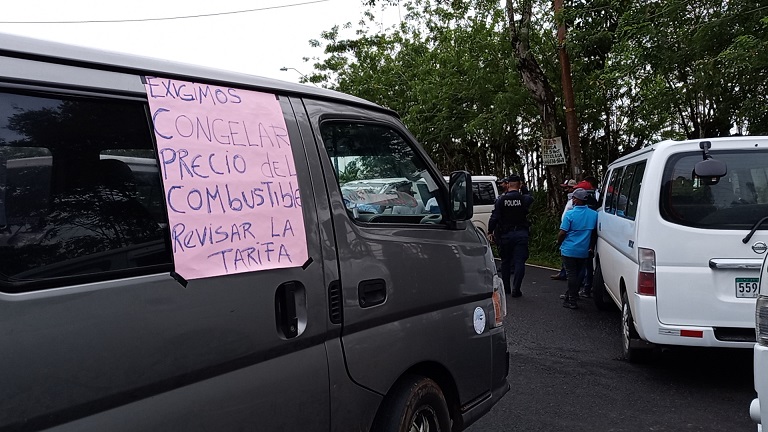 Los transportistas chorreranos han protestas en varias ocasiones contra e alza de precio de los combustibles.