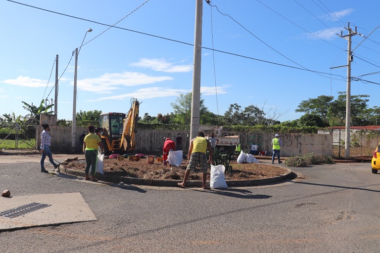 Comunidades se vinculan para la erradicación de botaderos ilegales.