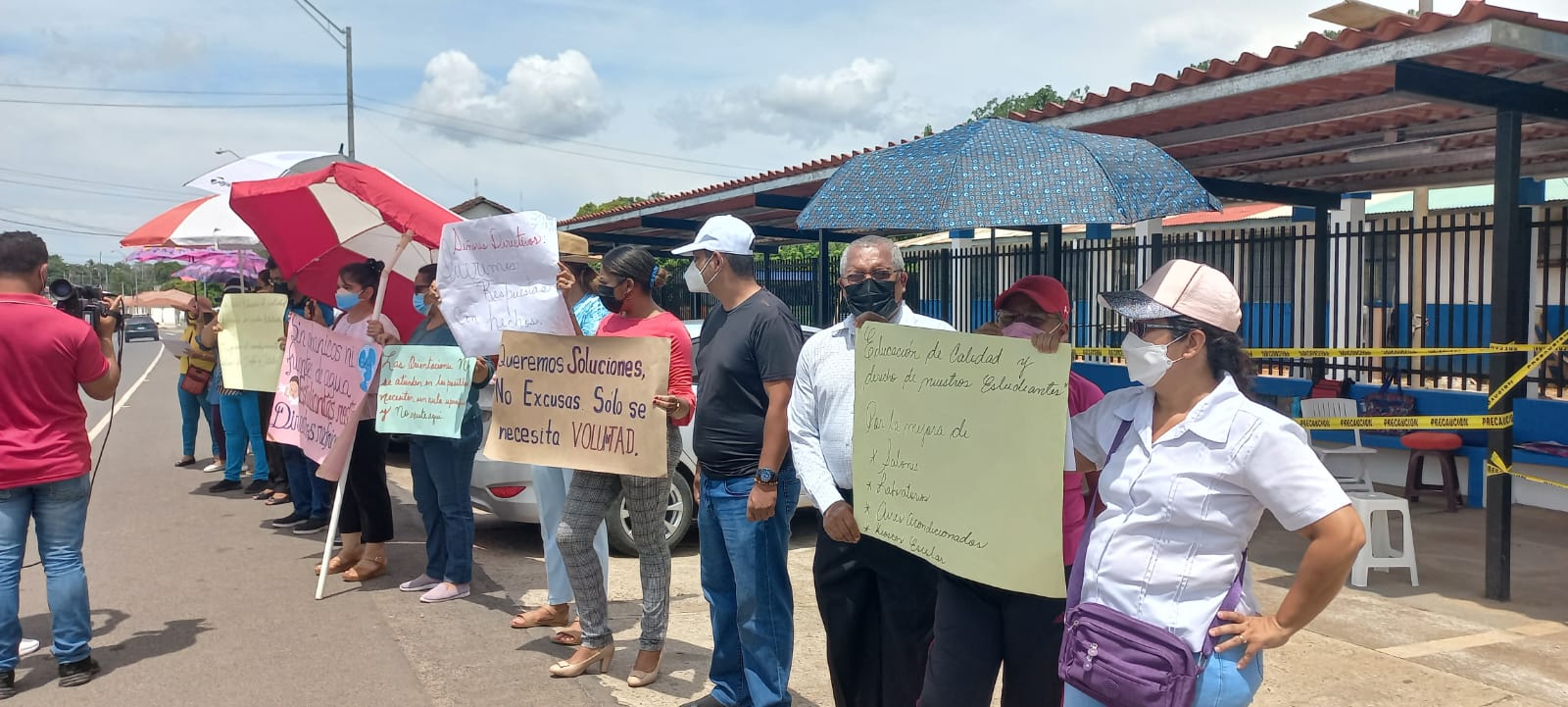 Docentes señalan que se mantendrán en paro hasta que les den respuestas efectivas, y no descartan otras medidas. 