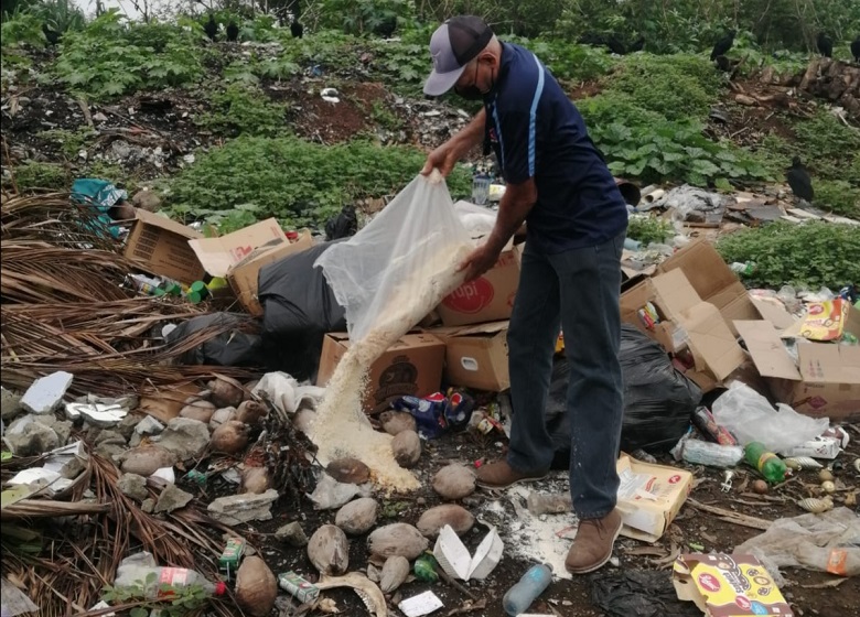 Los productos decomisados fueron destruidos en el vertedero municipal de Parita. 