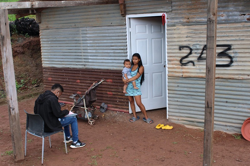 Según vecinos los lotes invadidos han sido dejados en abandono por las familias a quienes se les asignó.