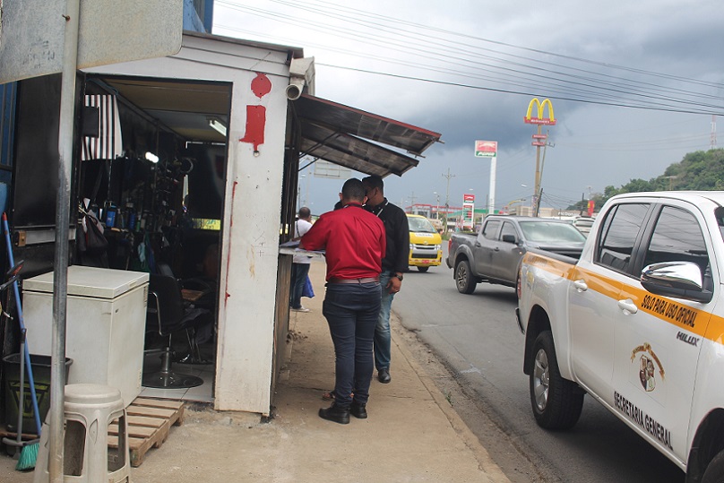 El operativo abarcó a 35 puestos de venta de buhonería entre los corregimientos de Barrio Balboa y Barrio Colón.