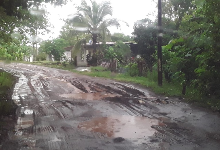 La vía de acceso hacia la comunidad de Chumical está en mal estado.