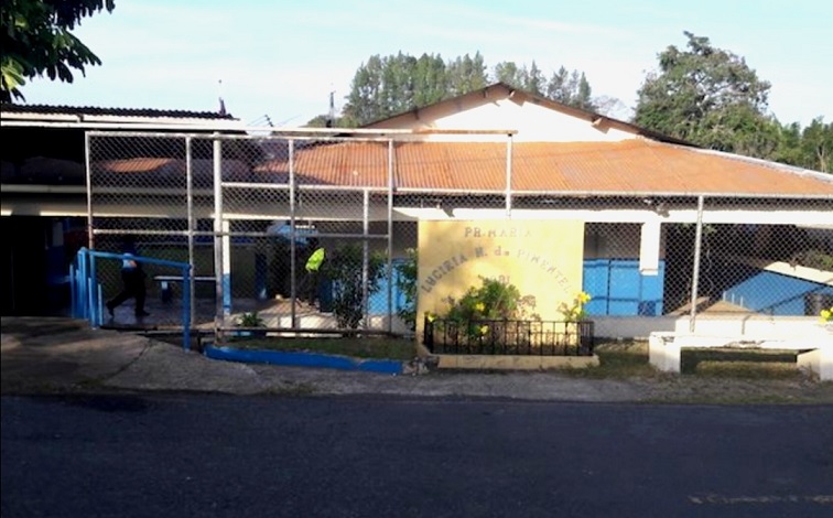 Escuela primaria Luciria de Pimentel.jpg