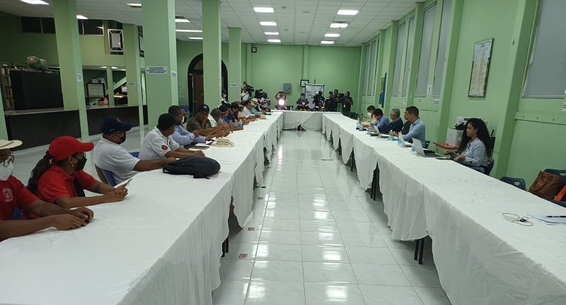 Mesa del diálogo en Santiago.