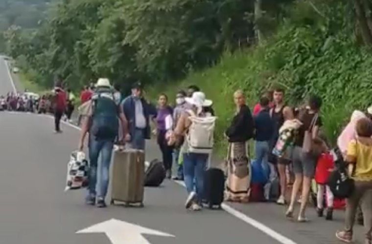 Los turistas han sido seriamente afectados con el cierre de vías. FOTO/JOSÉ VÁSQUEZ