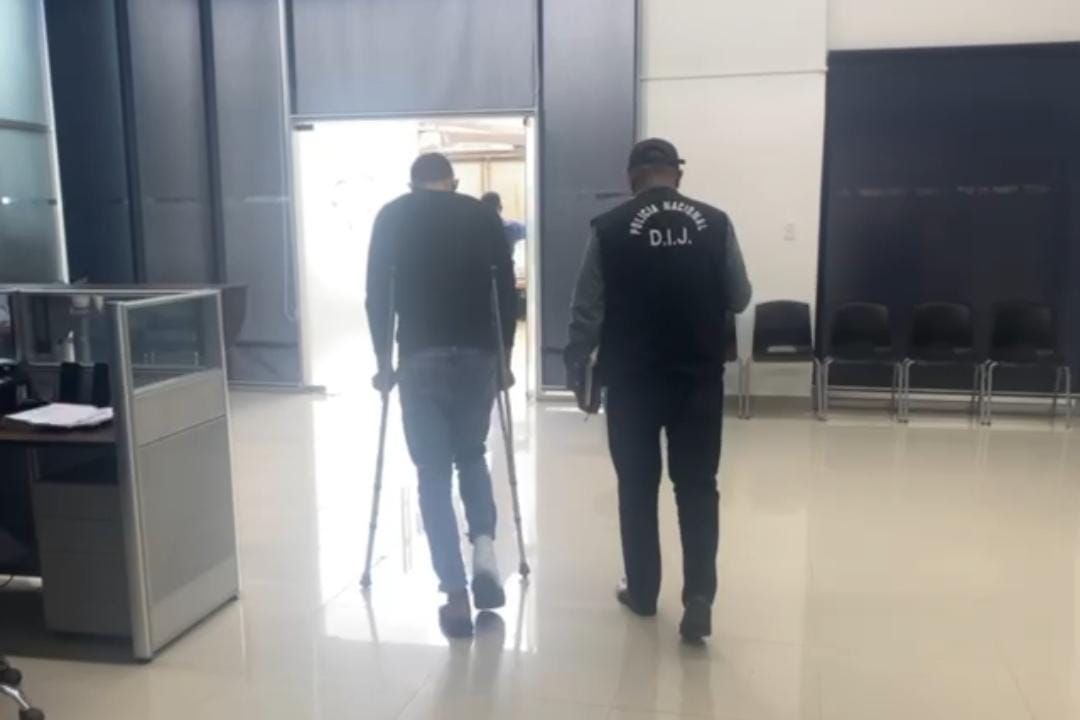 Imputan cargos a cuarto implicado en robo y destrucción de patrulla ...