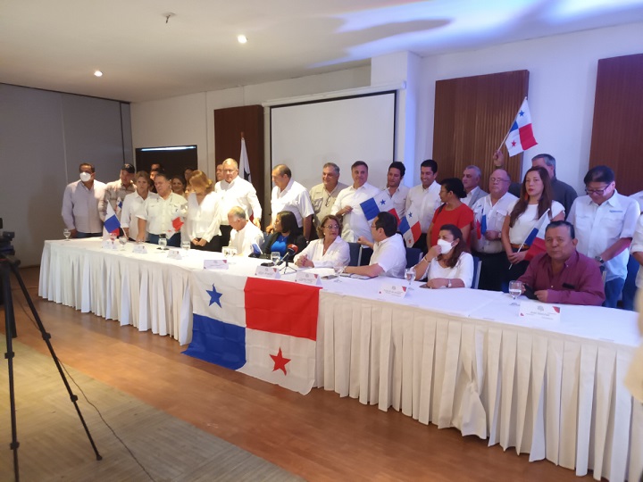 Representantes de la Alianza Nacional por Panamá.